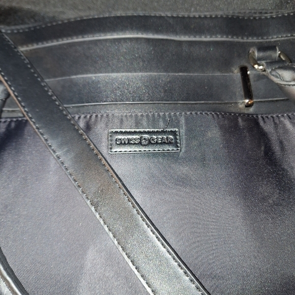 Swiss Gear Black Luggage Bag Personal Size Strap Handles - Picture 2 of 6